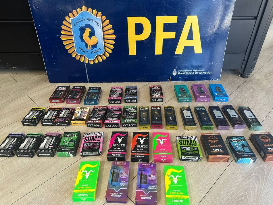 Operativo contra la venta ilegal de productos de vapeo con THC y nicotina.