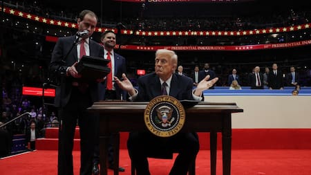 Donald Trump firmó sus primeras órdenes ejecutivas: salida del Acuerdo de París y derogación de 78 decretos de Joe Biden