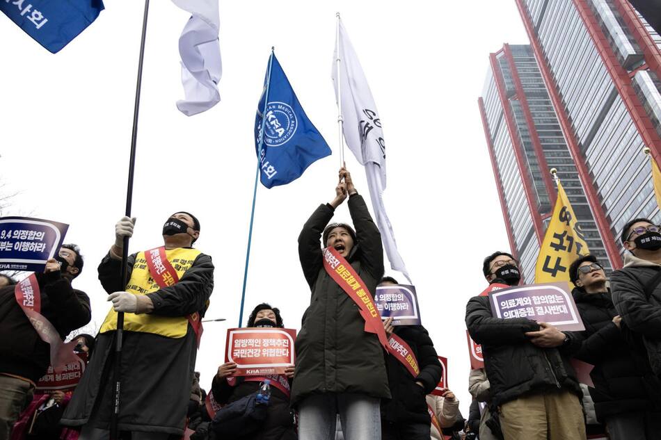 Manifestaciones de médicos en Corea del Sur. Foto: EFE.