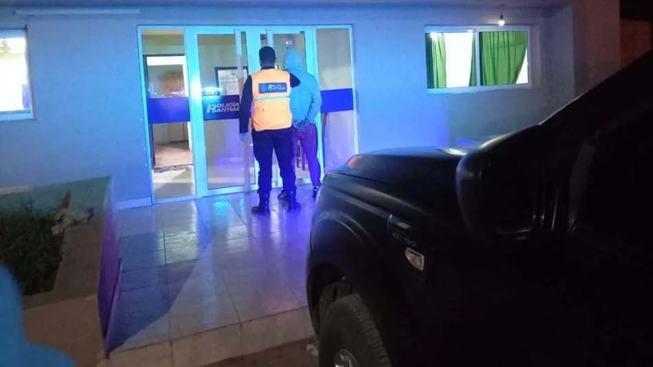 Atacó a su hijastro con un palo en Santiago del Estero