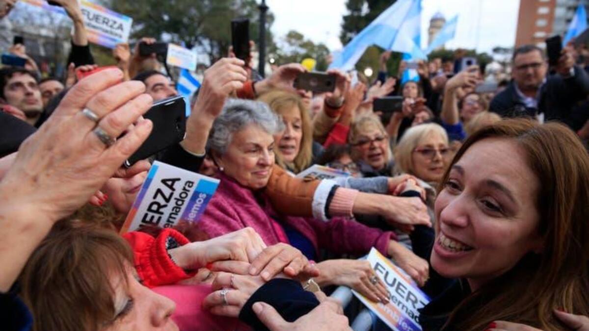 María Eugenia Vidal en Morón durante la marcha a su favot