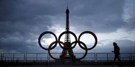 Torre Eiffel, con los anillos olímpicos. Foto: Reuters.