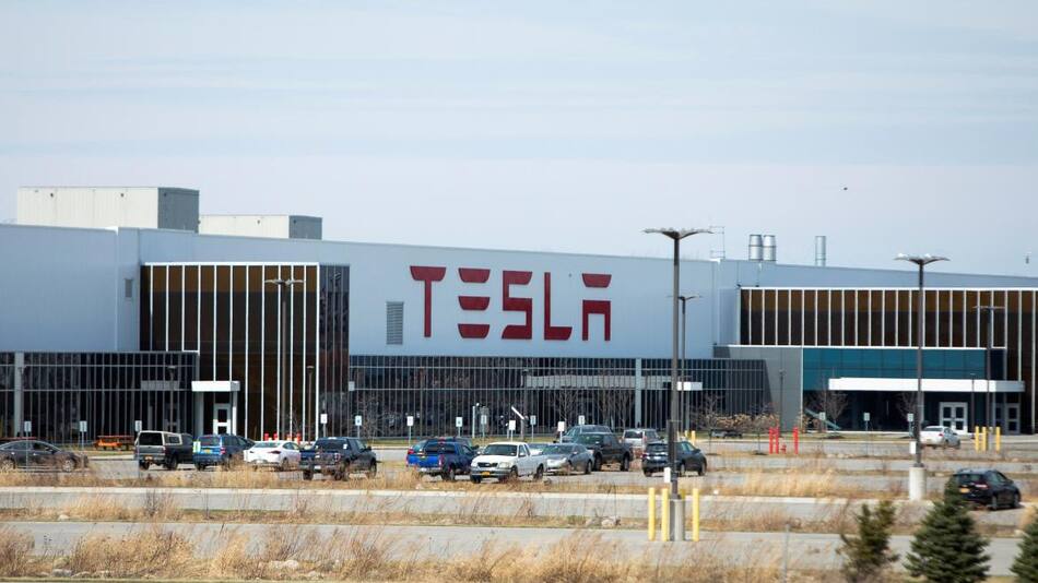 Tesla_Reuters