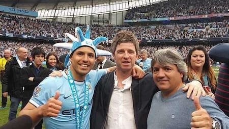 Kun Agüero y Liam Gallagher