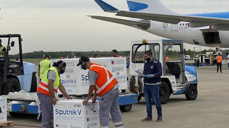 Avión de Aerolíneas Argentina, vacunas por coronavirus, NA