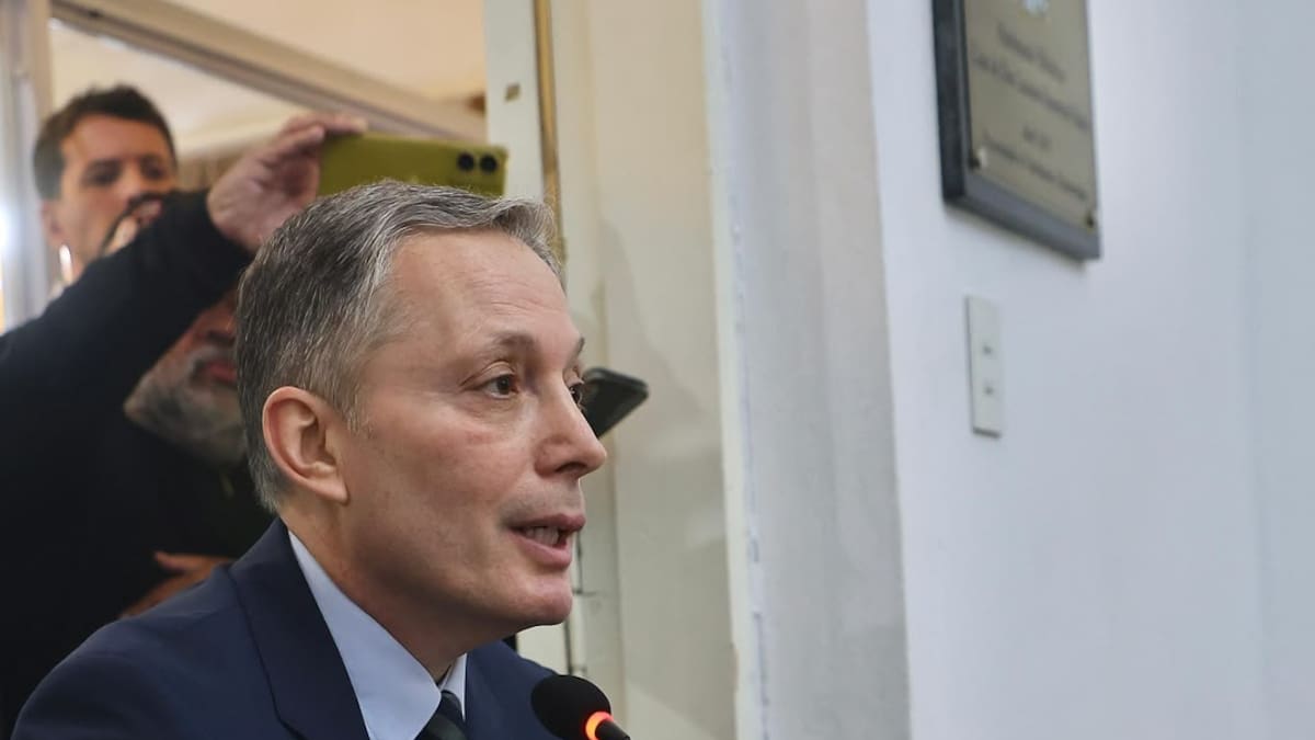 El intendente de Esteban Echeverría anunció que el Municipio implementará la exención impositiva para mayores de 75 años que cobran el equivalente a dos jubilaciones mínimas o menos y que posean hasta una propiedad.