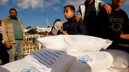 Entrega de ayuda humanitaria. Foto: Reuters
