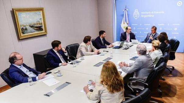 Massa acordó con la CAF un crédito por USD 540 millones: las obras servirán para aumentar envíos de gas desde Vaca Muerta