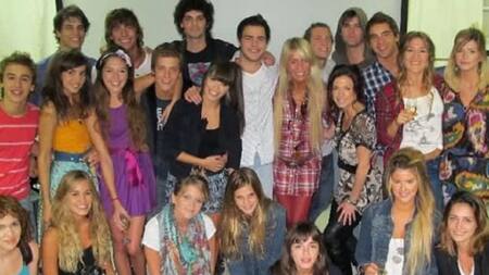 Casi Ángeles - Tira