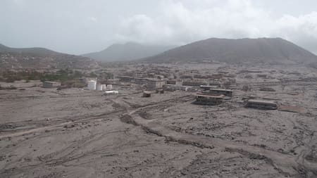 De ser hogar de miles de habitantes a quedar enterrada bajo cenizas y lava: la única “capital fantasma” del mundo está en el Caribe