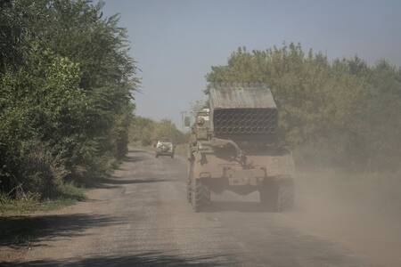 Guerra entre Rusia y Ucrania. Tropas motorizadas ucranianas. Foto: Reuters.