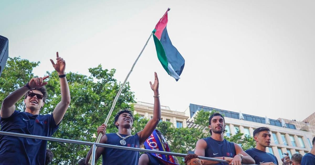 Lamine Yamal Mostr Una Bandera De Palestina Durante Los Festejos Del lamine-yamal-mostr-una-bandera-de-palestina-durante-los-festejos-del