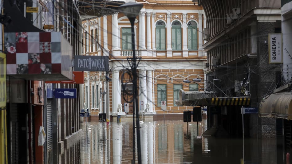 Robos vinculados con las inundaciones en Porto Alegre. Foto: EFE