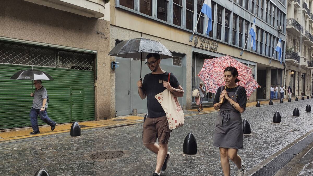 Lluvias y tormentas sobre la Ciudad de Buenos Aires. Foto: NA/DAMIAN DOPACIO.