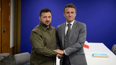 El presidente de Ucrania y de Francia, juntos. Foto: Reuters