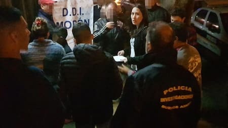 Detención de madre por amenaza de bomba de sus hijos