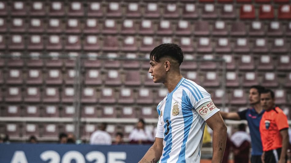 Un lateral izquierdo con mucha proyección eligió a la Selección argentina. Foto: Instagram @julio_soler_