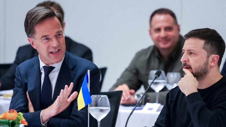 Mark Rutte y Volodimir Zelenski. Foto: Reuters.