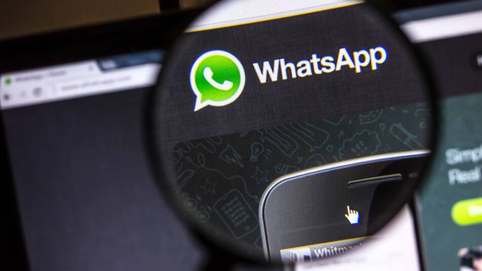 Whatsapp mensajes. Foto Alamy Reuters