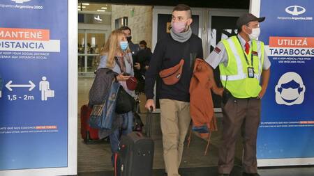 Coronavirus, Argentina, pandemia, pasajeros en Ezeiza, vuelos desde el exterior, NA
