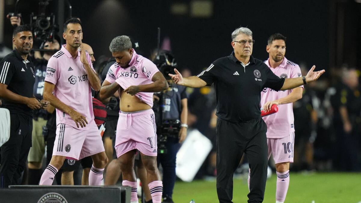 "Tata" Martino tomó una drástica decisión con Lionel Messi y Sergio Busquets en Inter Miami. Foto: Reuters.