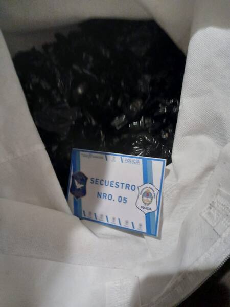 Allanamientos contra el narcotráfico en Merlo.