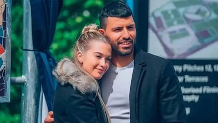 Sofía Calzetti y el Kun Agüero. Foto: NA.