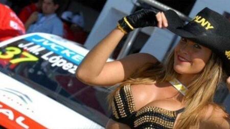 Promotoras en el Súper TC 2000