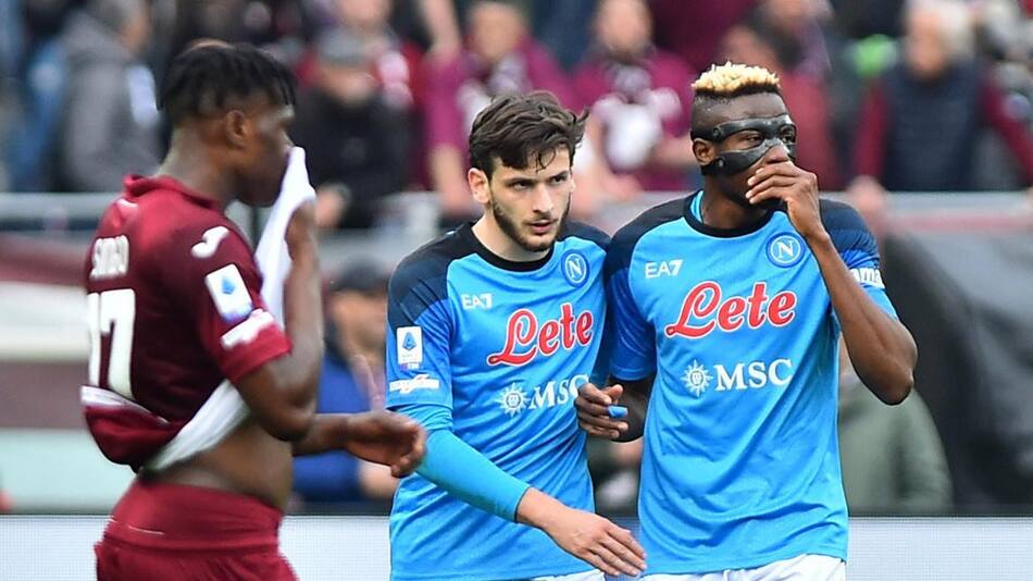 Osimhen y Kvaratskhelia; Torino vs. Napoli. Foto: Reuters.