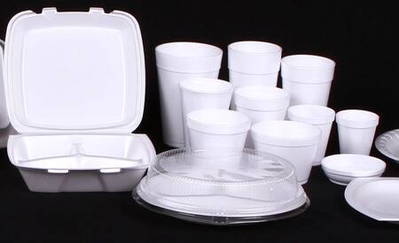 Bandejas de comida de plástico 6, PS. Foto: USM Noticias.