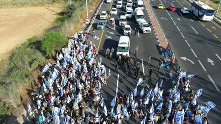 Protesta en Israel por la reforma jurídica. Foto: Twitter/@MundoEConflicto