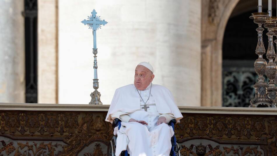 El papa Francisco en la plaza de San Pedro. Foto: EFE/EPA/Giuseppe Lami