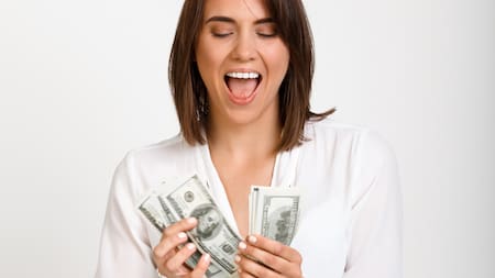 Dinero, plata. Foto: Freepik.