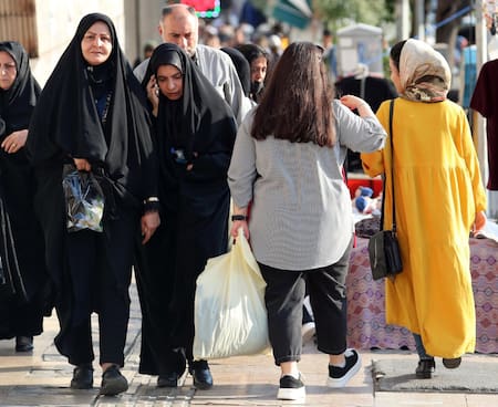 Mujeres usando el hiyab en Irán. Foto: EFE