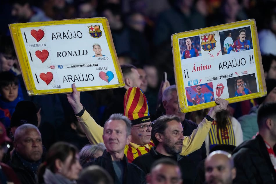 Muestras de apoyo a Ronald Araújo en Barcelona.