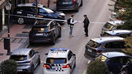 La policía trabaja en el lugar donde Alejo Vidal - Quadras , expresidente del Partido Popular en Cataluña, recibió un disparo en la cara, en Madrid. Foto: Reuters.