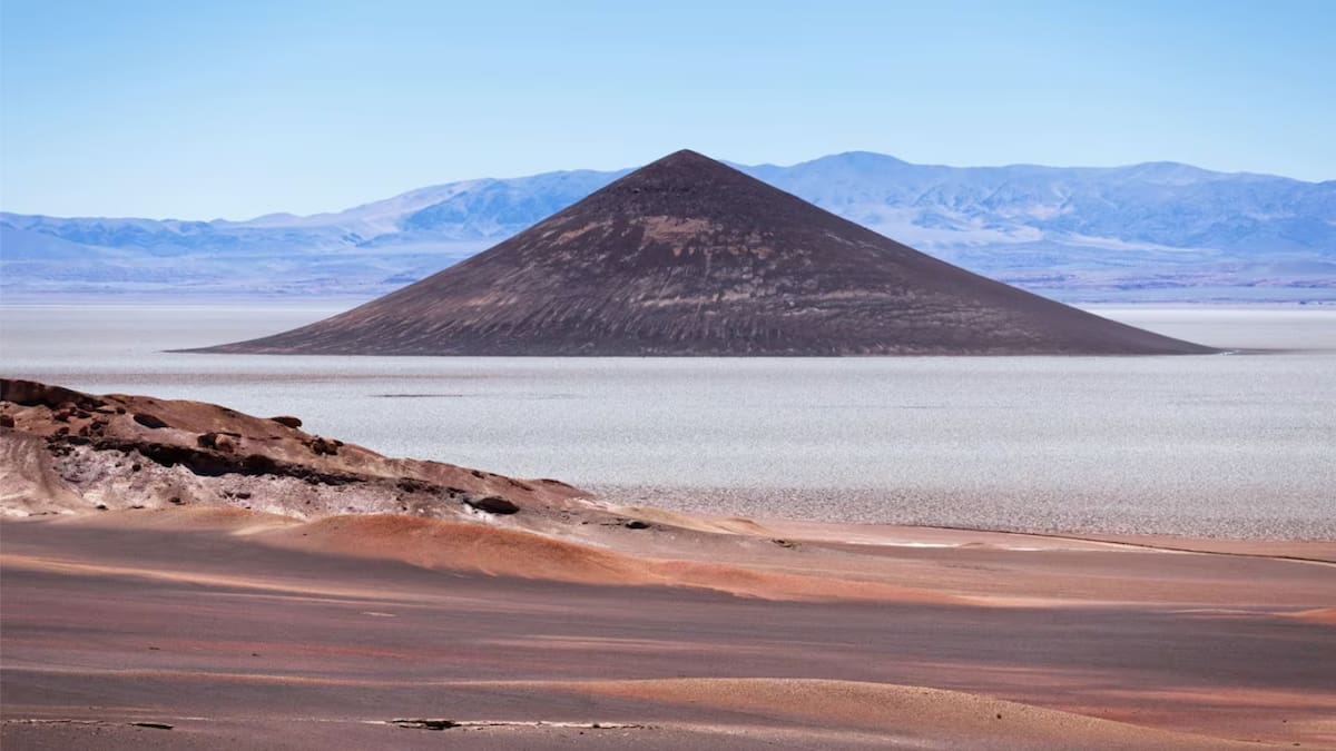 La impactante pirámide natural. Foto: Salta Turismo.