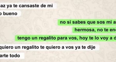 Echan a profesora que enviaba mensajes