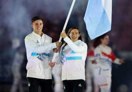 Sabrina Ameghino y Marcos Moneta en la apertura de los Juegos Panamericanos 2023. Foto: REUTERS.