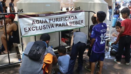 Campamento en Tapachula. Foto: Twitter/@latinus_us