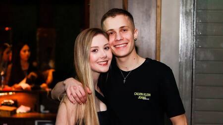 La joven junto a su pareja. Foto: Instagram/laura.zaffari