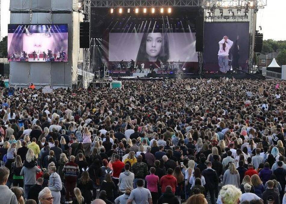 Ariana Grande - Manchester