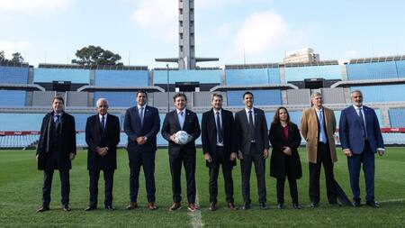 Uruguay, Argentina, Paraguay y Chile lanzaron la candidatura para el Mundial 2030. Foto: Twitter @AUFOficial.