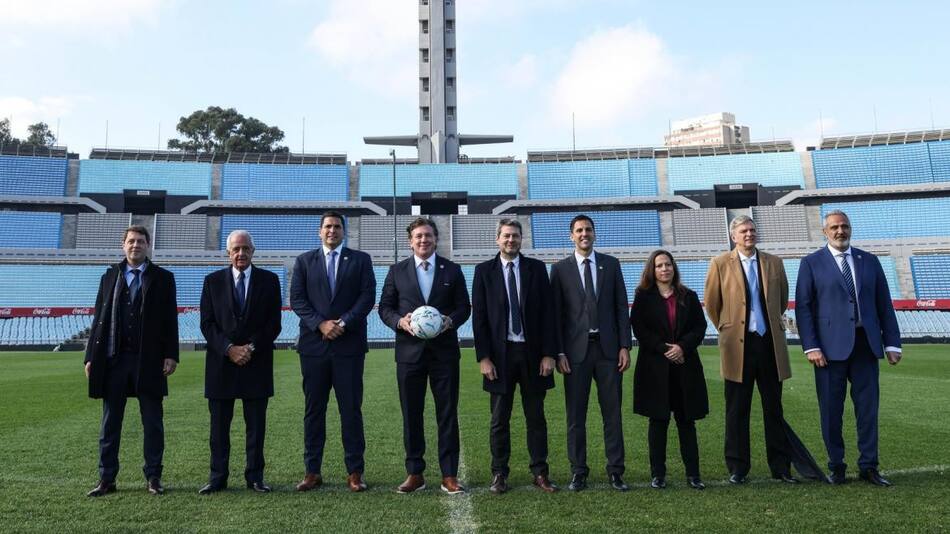 Uruguay, Argentina, Paraguay y Chile lanzaron la candidatura para el Mundial 2030. Foto: Twitter @AUFOficial.