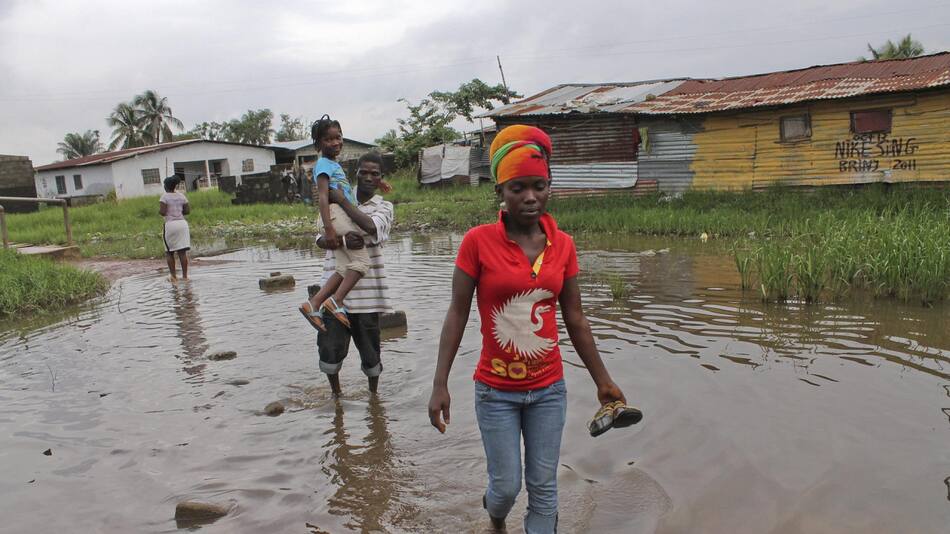 Ascienden a 76 los muertos en Kenia por las inundaciones causadas por El Niño. Reuters