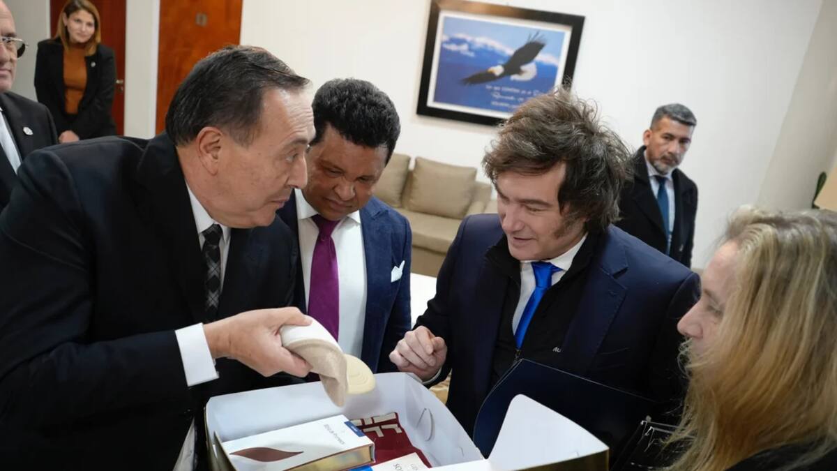 Jorge Ledesma con Javier Milei y su hermana Karina.