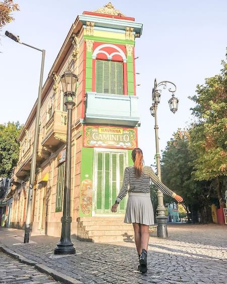 Las esquinas más icónicas de CABA: Caminito (esq. Don Pedro de Mendoza). Foto Instagram @turistaenbuenosaires