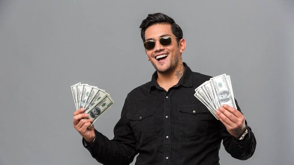 Dinero, horóscopo. Foto: Freepik