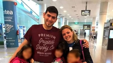 Lucas y Maia, los padres de las gemelas argentinas que se arrojaron de un tercer piso en Barcelona. Foto: NA.