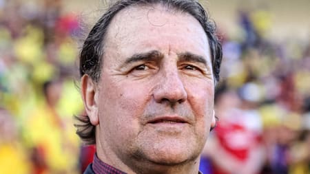 El futuro de Claudio Úbeda en Boca pende de un hilo: el director técnico que seduce a Juan Román Riquelme para reemplazarlo